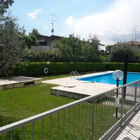 Garda Felice デセンツァーノ・デル・ガルダ