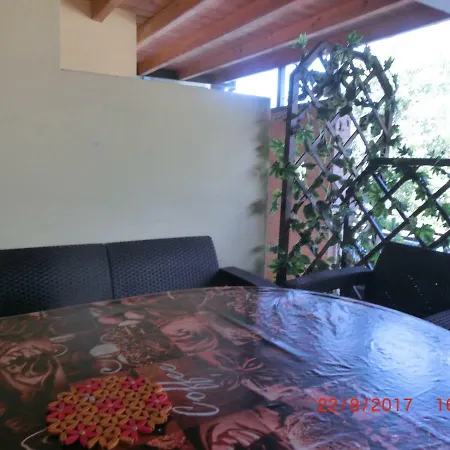 Garda Felice アパート デセンツァーノ・デル・ガルダ